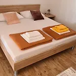 Kust Apartman Mlini